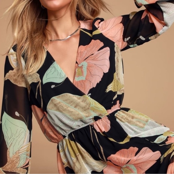 Lulu’s Floral maxi dress with slit - Picture 2 of 5